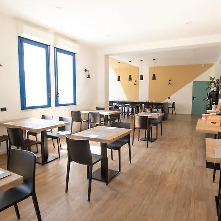 ホテル ピッコロ 3*