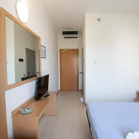 ピッコロ ホテル 3*