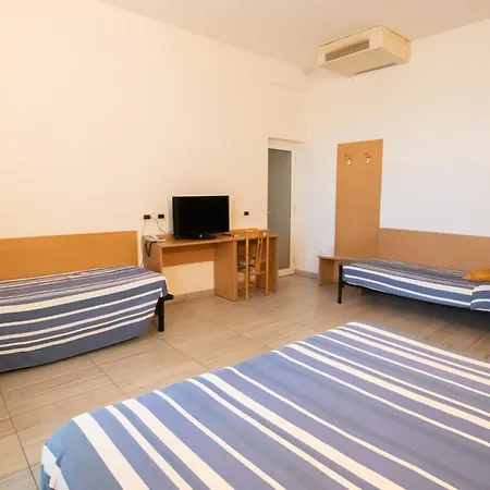 ホテル ピッコロ 3*