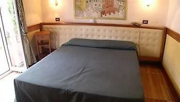 Отель Piccolo 3*